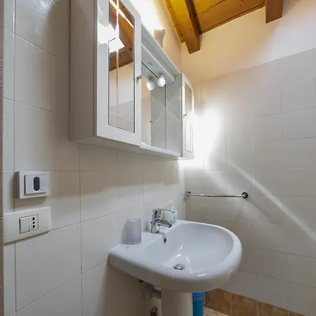 شقة Dimora All'angolo - Moderno E In Centro آفي